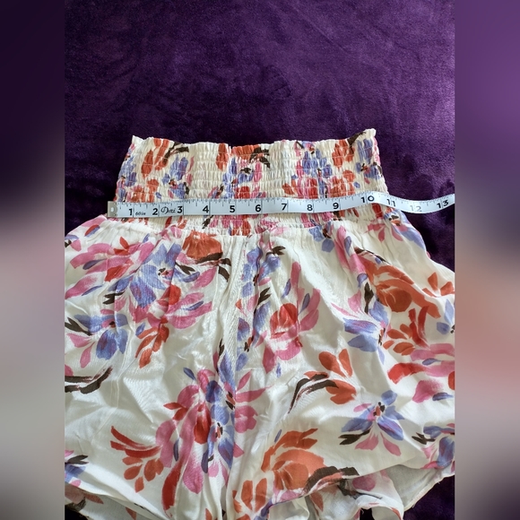 Z Supply floral shorts - Picture 6 of 7